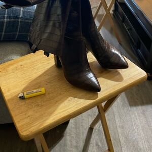 Elegant Brown Croc-Embossed Women's Boots